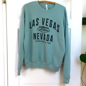 Las Vegas Nevada sweatshirt Sz Medium aqua blue cotton poly crew neck Welcome to